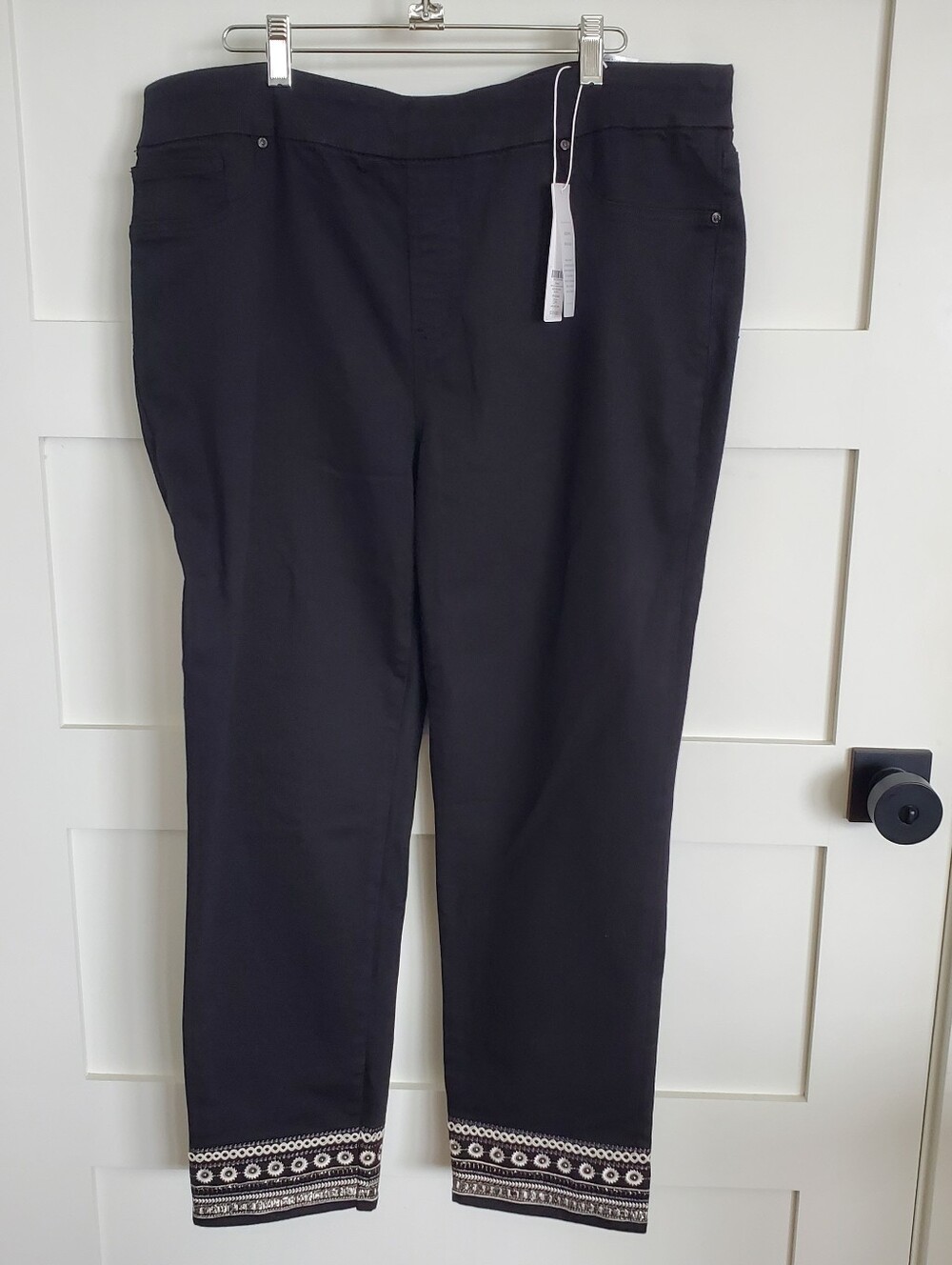 Chico's Size 16 Black Pants With Embroidery And Metal Embellishments. NWT